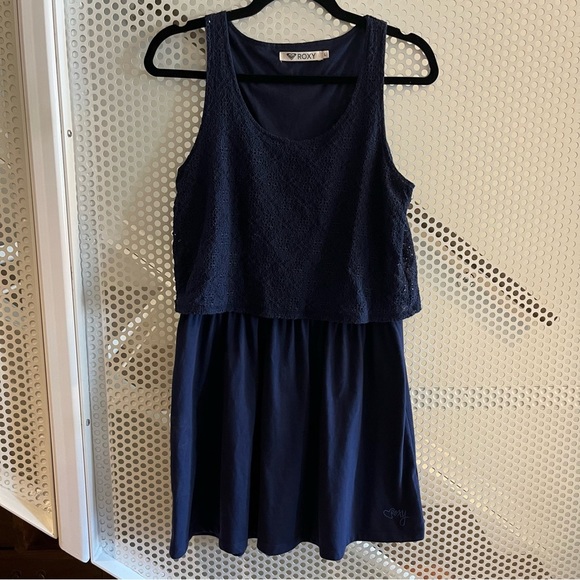Roxy Minidress Size Small Navy Blue Lace effect layered top - Picture 1 of 8